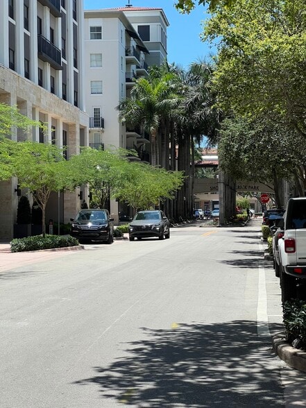 More Photos Of 4011 Salzedo St, Coral Gables Apartments For Lease