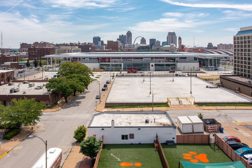 More Photos Of 2320 Pine St, Saint Louis Flex For Sale