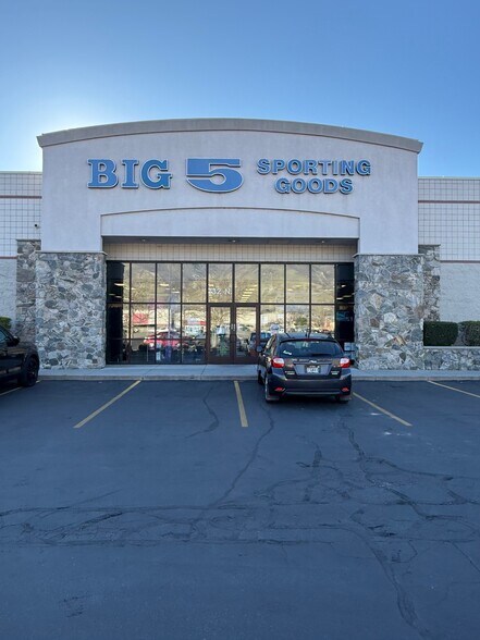 Primary Photo Of 120-156 N Market Place Dr, Centerville General Retail For Lease