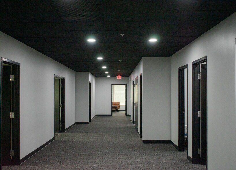 More Photos Of 2000 Corporate Dr, Wexford Office For Lease