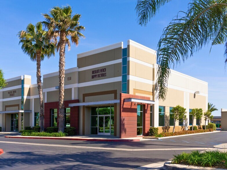 More Photos Of 1350-1358 S Ritchey St, Santa Ana Warehouse For Lease