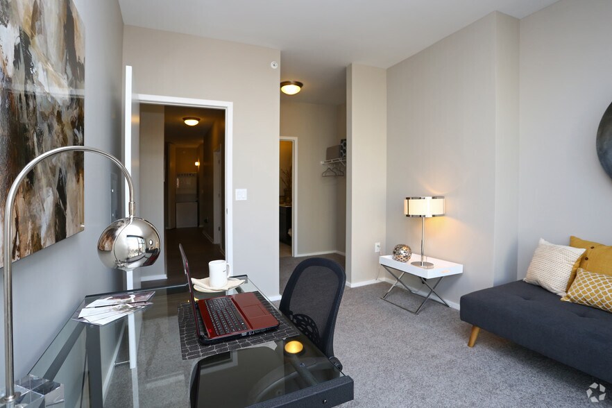 More Photos Of 123 N Desplaines St, Chicago Apartments For Lease