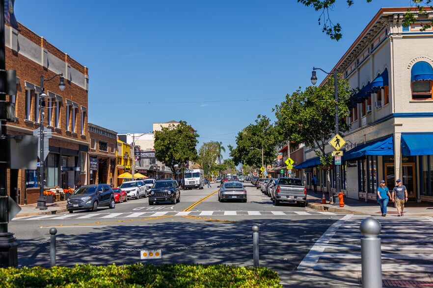 More Photos Of 144 N Glassell St, Orange Storefront Retail Office For Lease