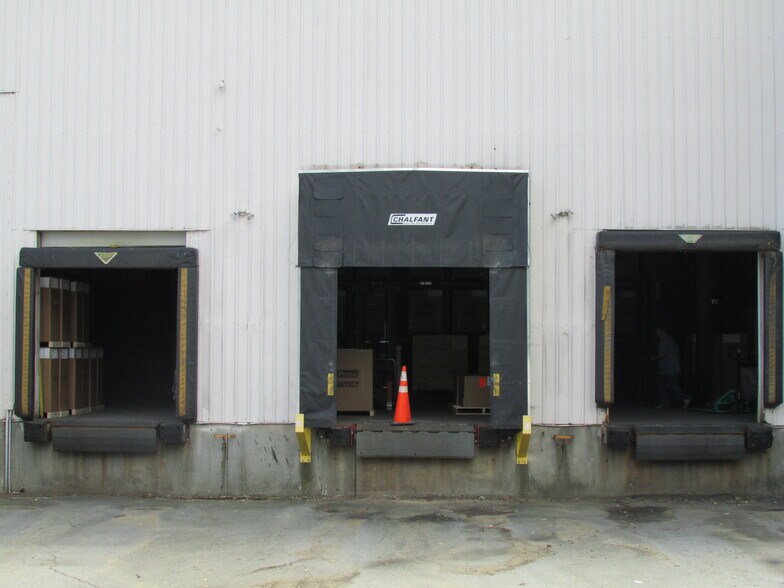 More Photos Of 10 Ferry St, Concord Flex For Lease