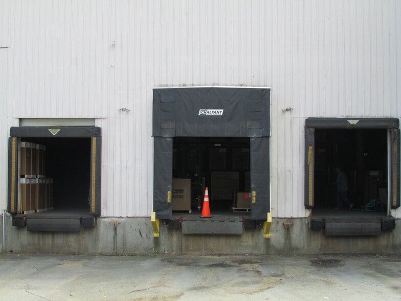 More Photos Of 10 Ferry St, Concord Flex For Lease