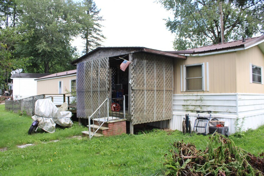 More Photos Of 27 Main St, Sinclairville Manufactured Housing Mobile Home Park For Sale