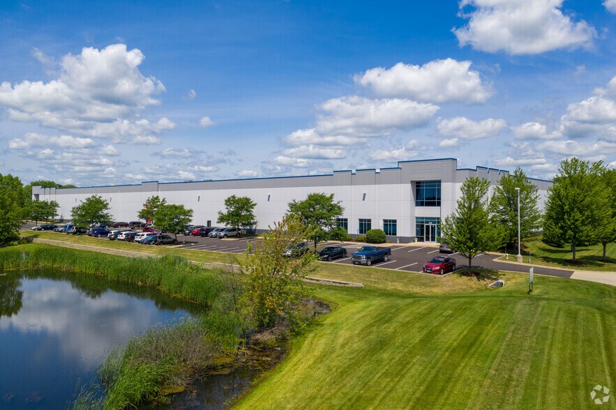 More Photos Of 3210 Oak Grove Ave, Waukegan Warehouse For Lease