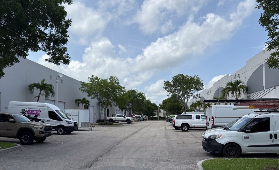 More Photos Of 534 Mercantile Pl, Port Saint Lucie Unknown For Lease