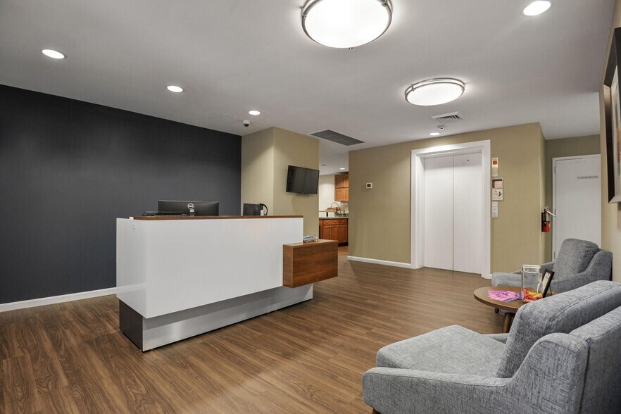 More Photos Of 1020 Princess St, Alexandria Loft Creative Space For Sale