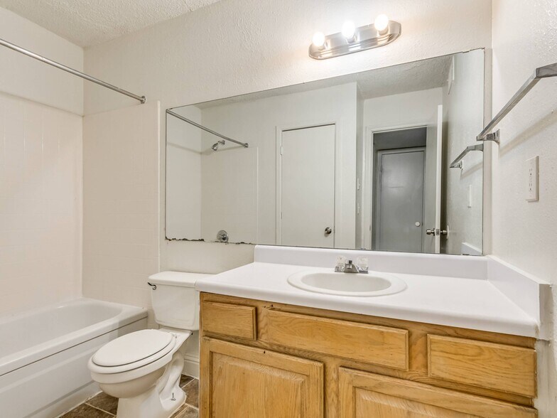 More Photos Of 1054 E 57th Pl, Tulsa Apartments For Sale