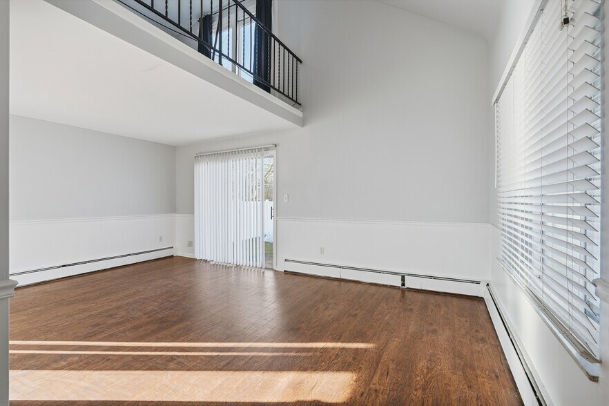 More Photos Of 3915 Devon Rd, Royal Oak Apartments For Sale