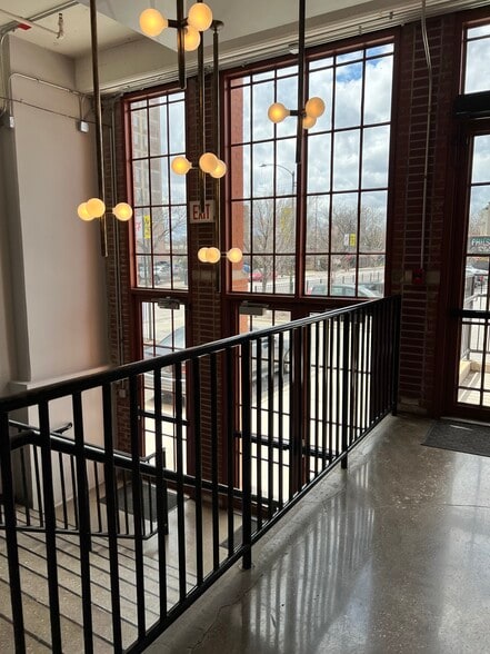 More Photos Of 1010 W 35th St, Chicago Flex For Lease