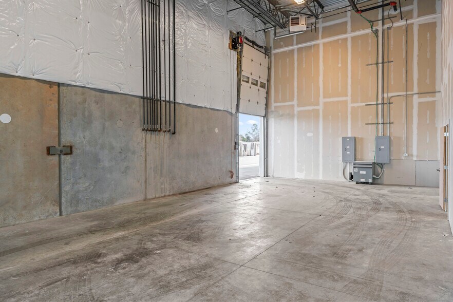 More Photos Of 44810 Old Ox Rd, Sterling Flex For Lease