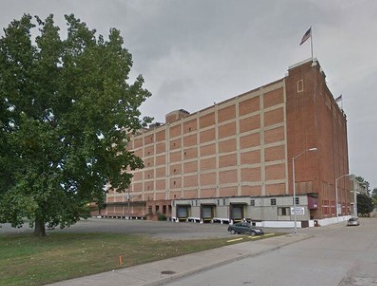 More Photos Of 2030 Howard St, Detroit Warehouse For Sale