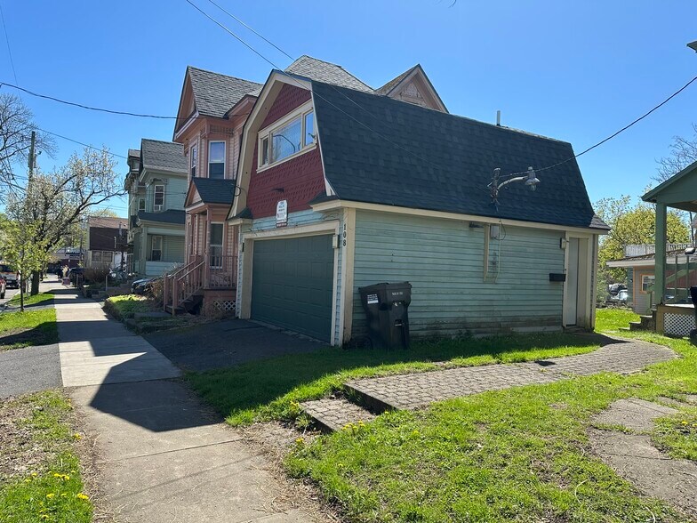More Photos Of 108 Dell St, Syracuse Flex For Lease