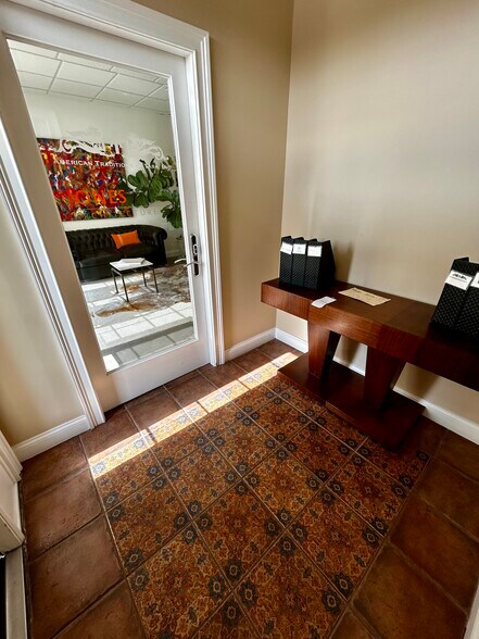 More Photos Of 3239 Henderson Blvd, Tampa Office For Lease