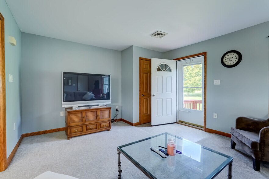 More Photos Of 1262 Fitzpatrick Rd, Auburn Specialty For Sale