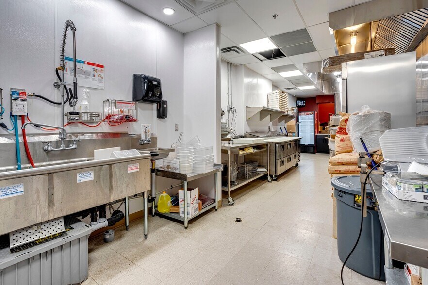 More Photos Of 8091 Kiriak Link SW, Edmonton Unknown For Lease