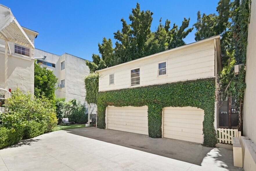 More Photos Of 8570 Holloway Dr, West Hollywood Multifamily For Sale
