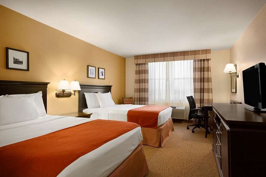 More Photos Of 665 Tecumseh St, Dundee Hotel For Sale