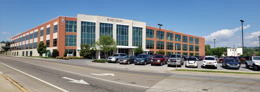 More Photos Of 400-444 Clinchfield St, Kingsport Medical For Sale
