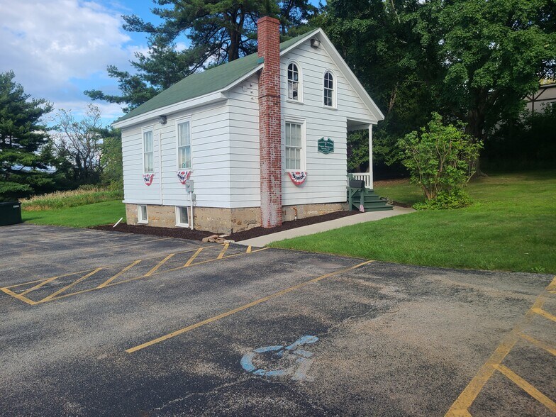 More Photos Of 555 E Main St, Somerset Flex For Sale