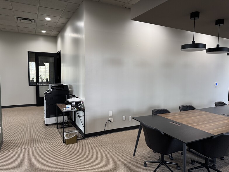 More Photos Of 1012 11th St, Modesto Office For Lease