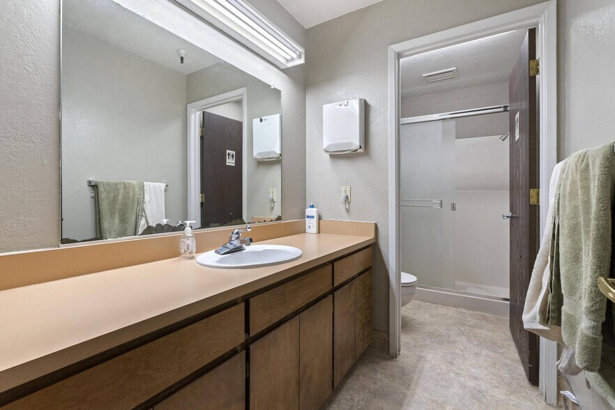 More Photos Of 110 Spring Hill Dr, Grass Valley Manufacturing For Sale