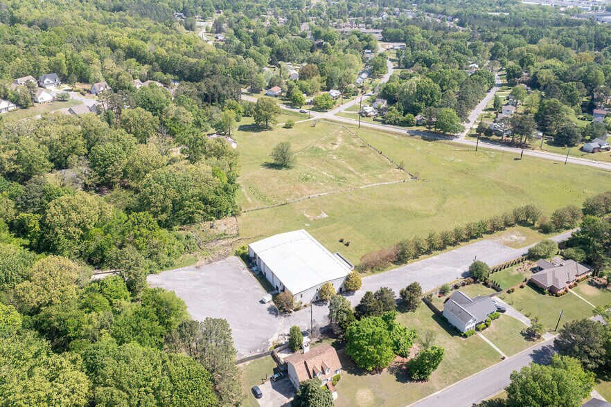 More Photos Of 419 Phillipians Blvd, Pelham Specialty For Sale