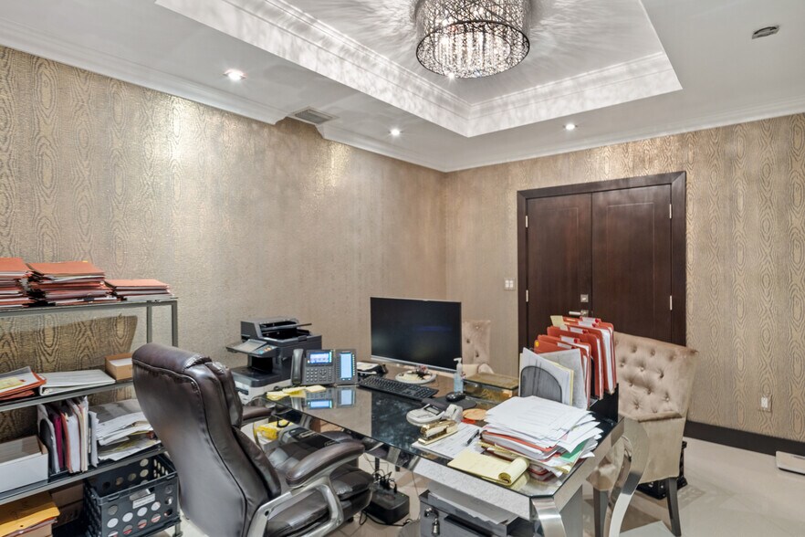More Photos Of 16170 NE 11th Ct, Miami Office For Sale