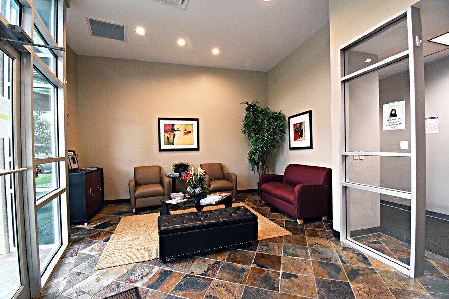 More Photos Of 10401 Town Park Dr, Houston Medical For Lease