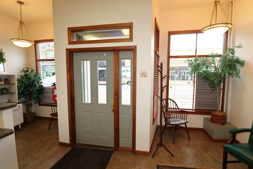 More Photos Of 404 Main St W, Ashland Office For Sale