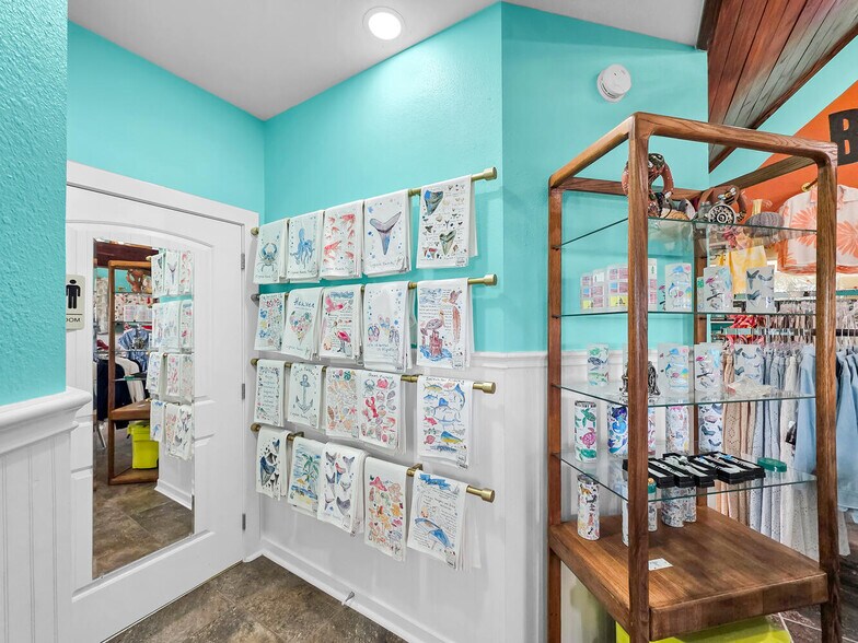 More Photos Of 970 Surfside, Crystal Beach General Retail For Sale