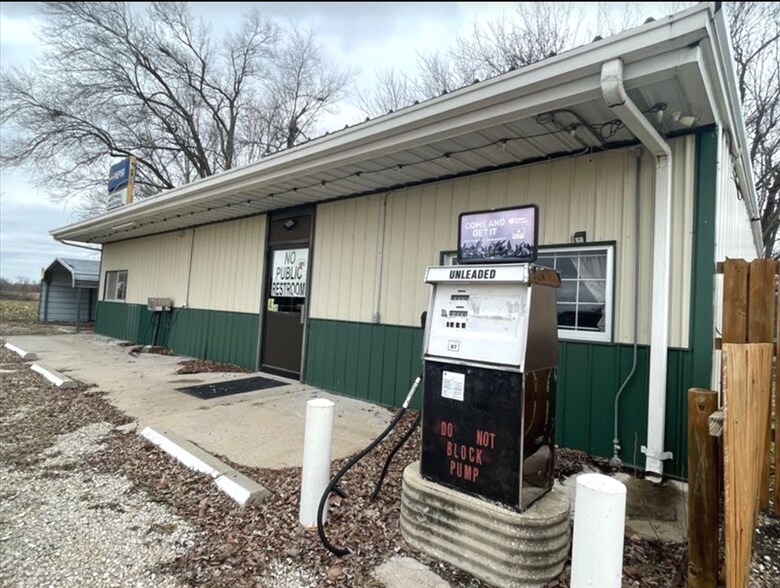 More Photos Of 510 E Main St, Atlanta Convenience Store For Sale