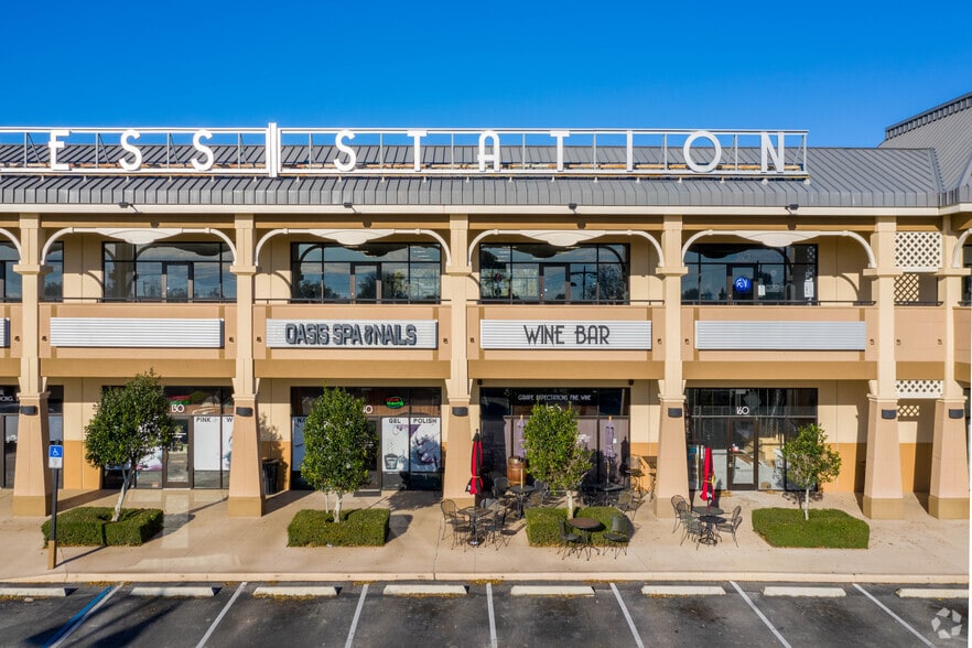 More Photos Of 5535 Cypress Gardens Blvd, Winter Haven Storefront Retail Office For Lease