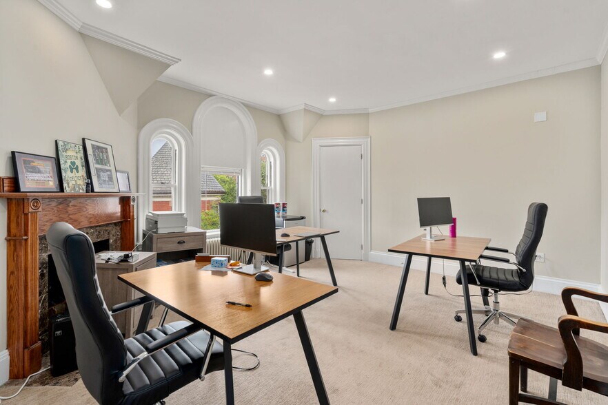 More Photos Of 1577 Beacon St, Brookline Medical For Lease