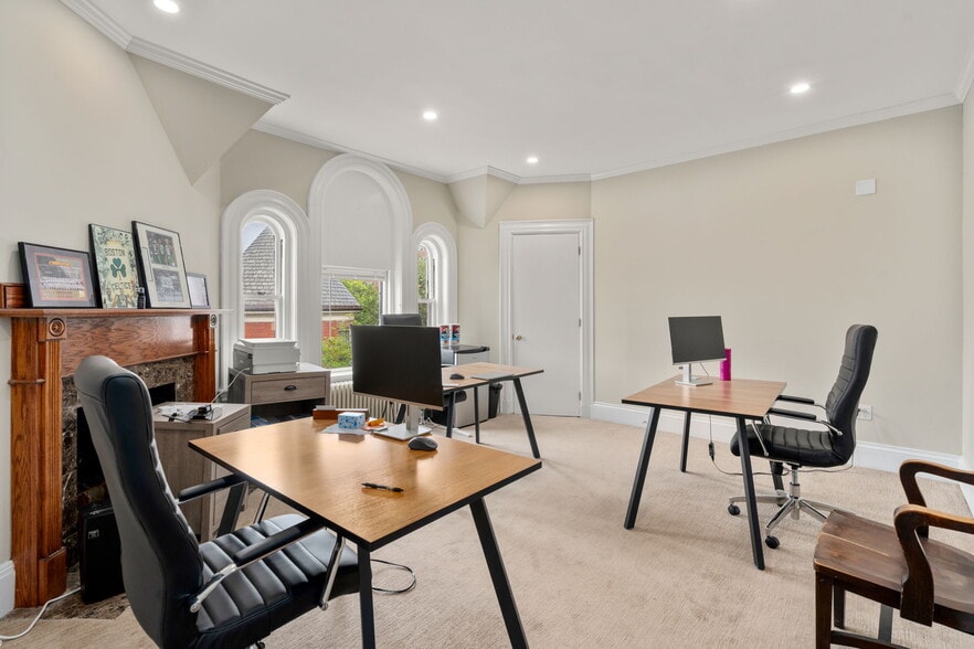 More Photos Of 1577 Beacon St, Brookline Medical For Lease