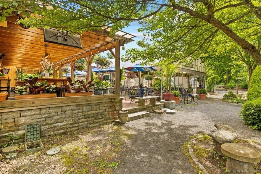 More Photos Of 511 Spielman Hwy, Burlington Flex For Sale