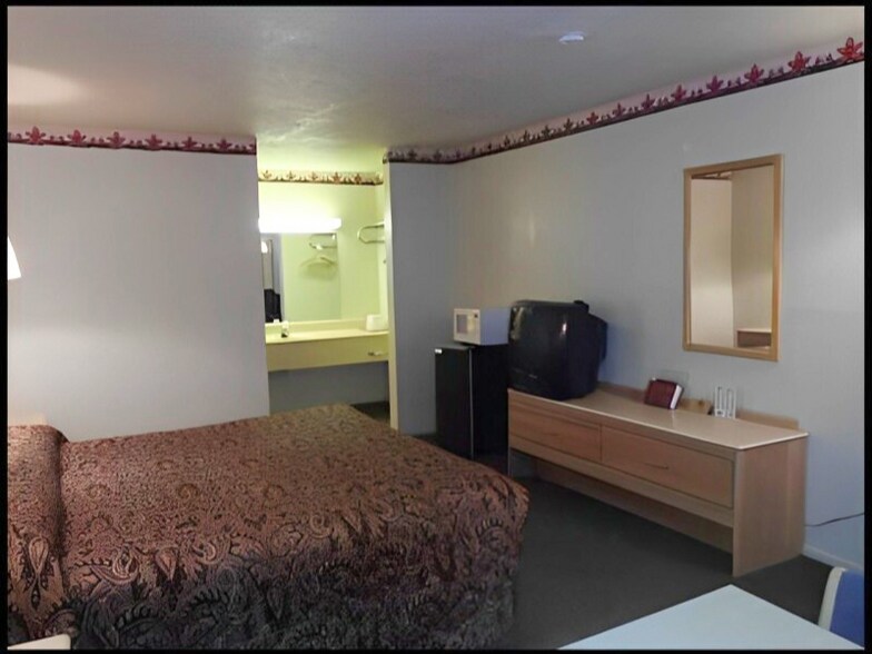 More Photos Of 2225 N US Highway 77, Robstown Hospitality For Sale
