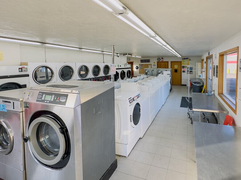 More Photos Of 1027 Linden Ave, Lewiston Carwash For Sale