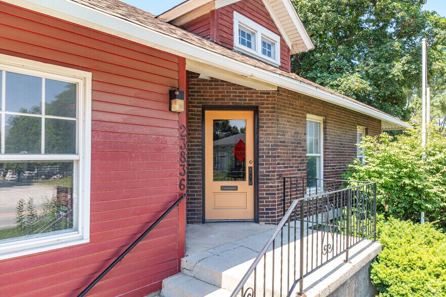 More Photos Of 23836 W Main St, Plainfield Office For Lease