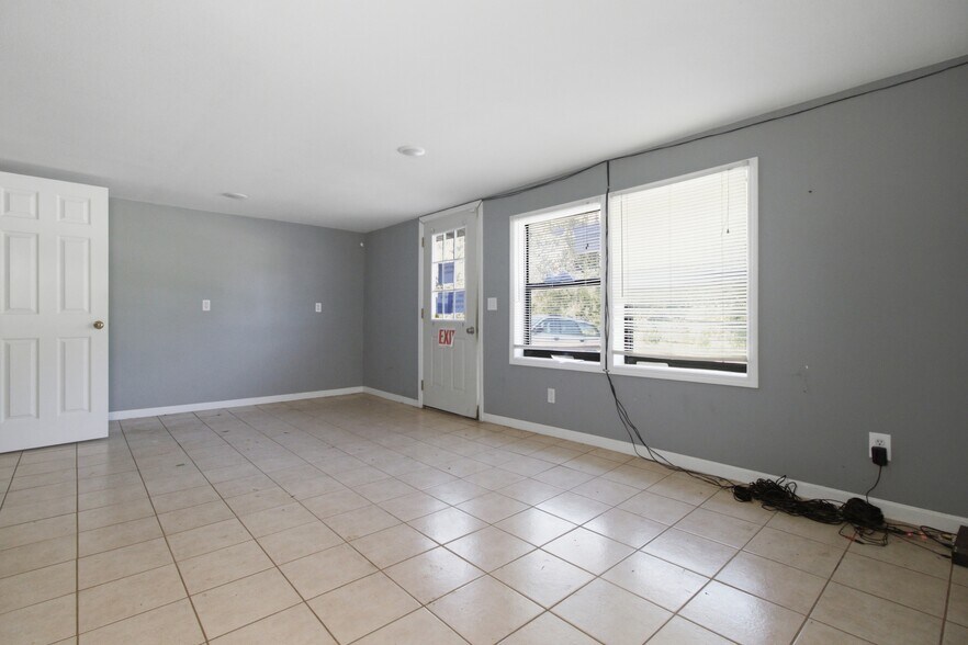 More Photos Of 902 S Hill St, West Plains Office For Sale