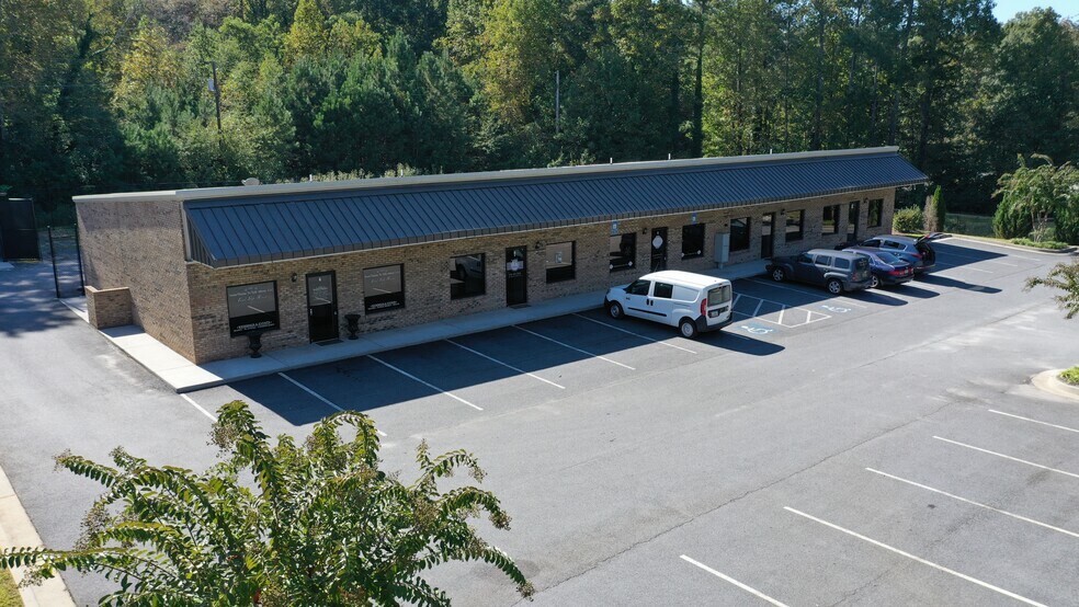 More Photos Of 6151 N Main St SE, Acworth Loft Creative Space For Lease