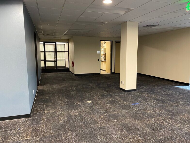 More Photos Of 6715 N Palm Ave, Fresno Office For Lease