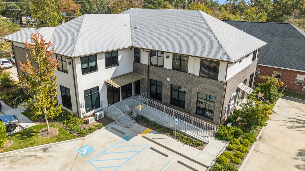 More Photos Of 1540 W Causeway Approach, Mandeville Bank For Sale