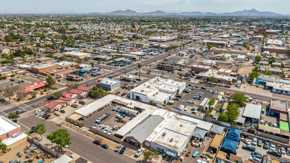 More Photos Of 6819 N 55th Dr, Glendale Warehouse For Lease
