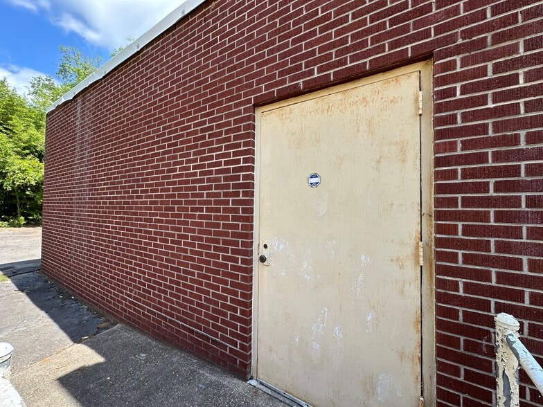 More Photos Of 1111 Miller Ave, Columbia Office Residential For Sale