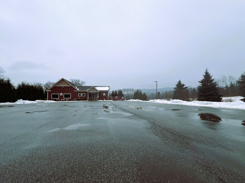 More Photos Of 49 Oakland Ave, Warwick Restaurant For Sale