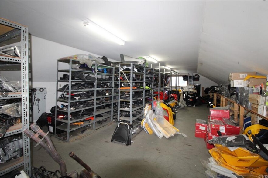 More Photos Of 585 S Main St, Central Square Auto Dealership For Sale