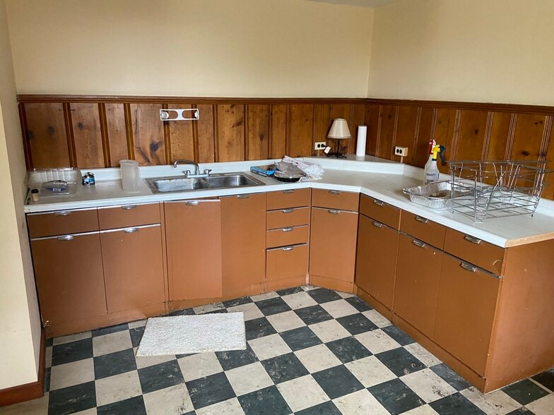 More Photos Of 947 Aisquith St, Baltimore Religious Facility For Sale